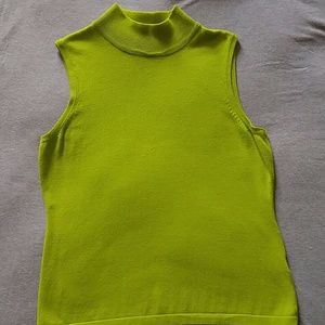 Sleeveless turtleneck top